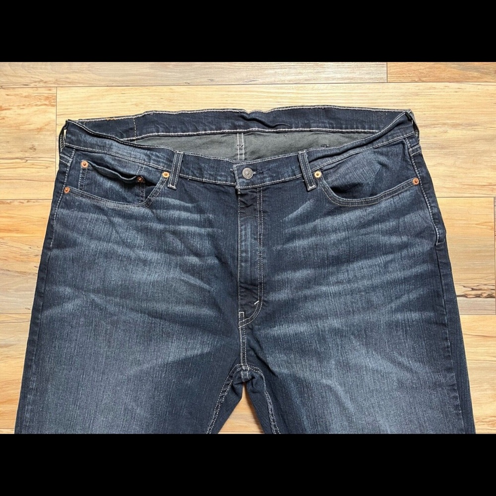 *Look New* Mens Size 42x32 - Relaxed Straight Leg Levi's 559 Jeans 7 - Picture 4 of 9